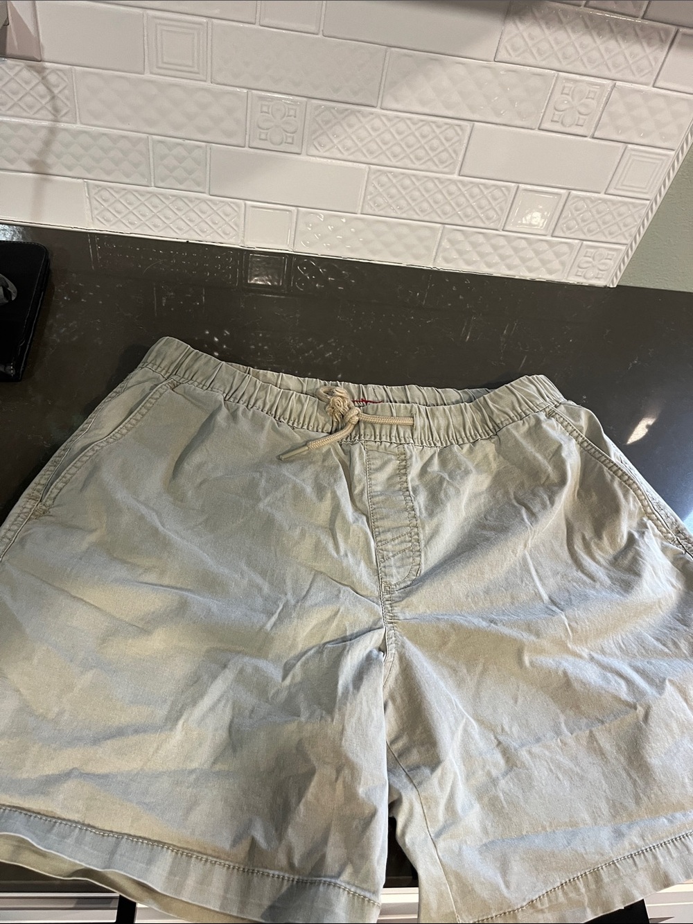 Izod Men's Light Green Drawstring Athletic Shorts